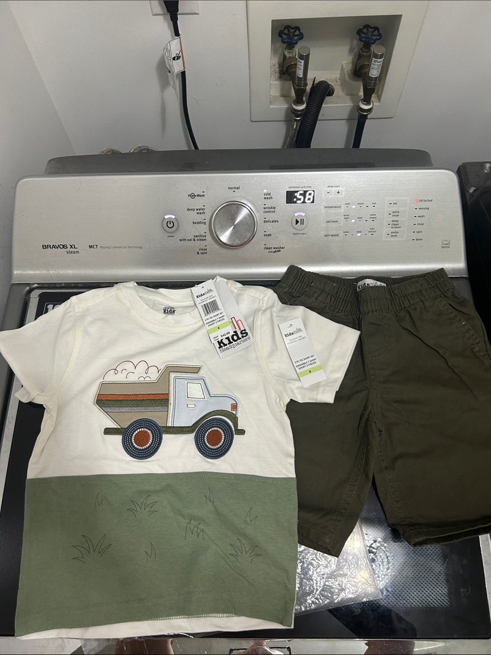 Boys size 4 new nwt 2 piece outfit matching set tee short dump truck